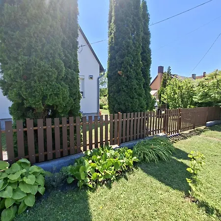Holiday home Hibiscus Nyaralo Balatonfenyves