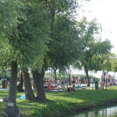 Prázdninový dům Hibiscus Nyaralo *