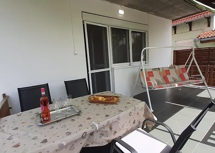 Hibiscus Nyaralo Casa vacanze